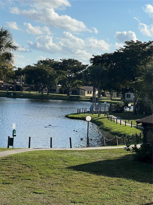 Building Photo - 301 Cambridge Rd