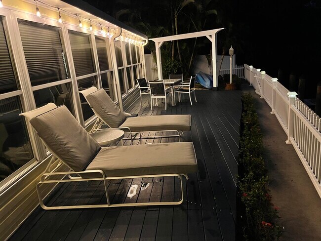 Building Photo - 196 SW Kanner Hwy