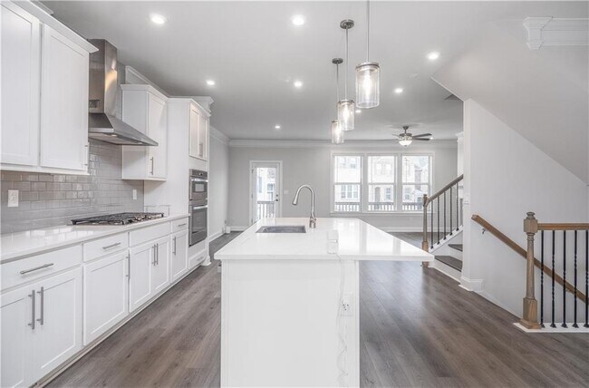 Building Photo - 1313 Harris Way S