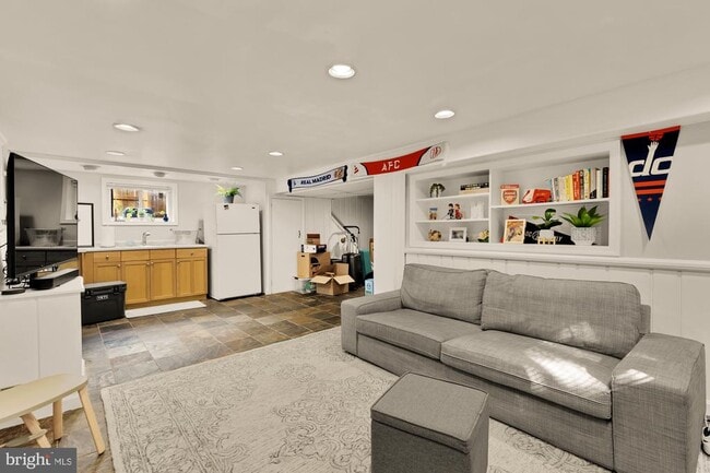 Building Photo - 11612 Galt Ave