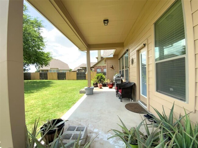 Building Photo - 2454 Santa Barbara Loop