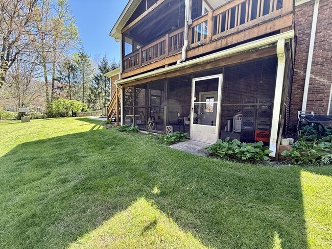 Building Photo - 5 Shadow Valley Dr