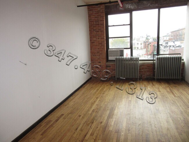 Building Photo - 132 N 5th St