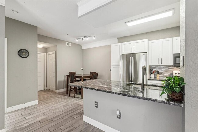 Building Photo - 17104 Carrington Park Dr