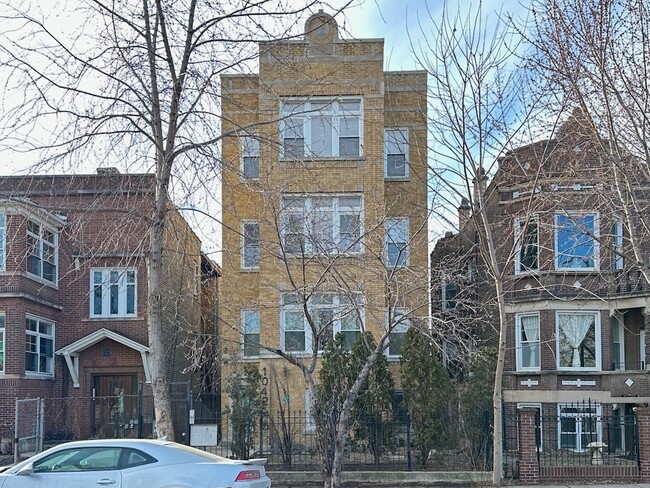 Primary Photo - 42-1042 N Kedzie Ave