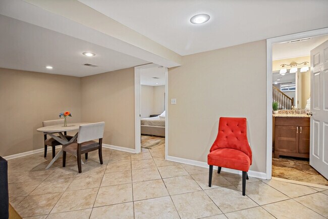 Building Photo - 300 Lawton St