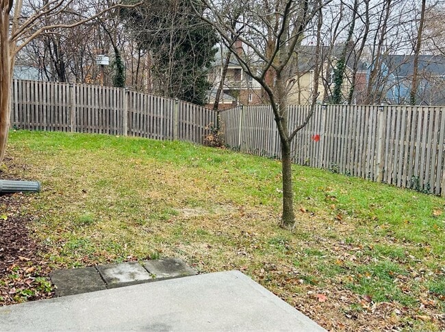 Building Photo - 413 Briarmont Dr