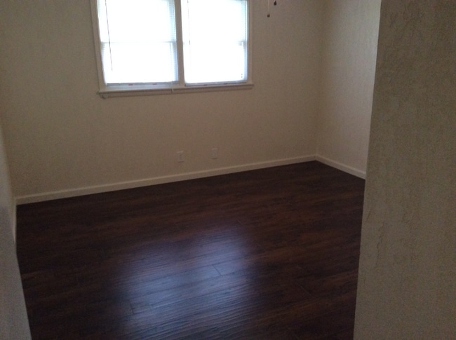 Building Photo - 1610 Mesquite St