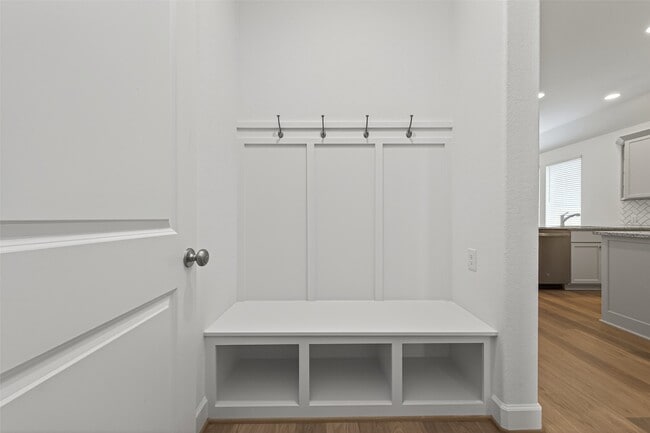 Building Photo - 122 Sierra Strm Ln