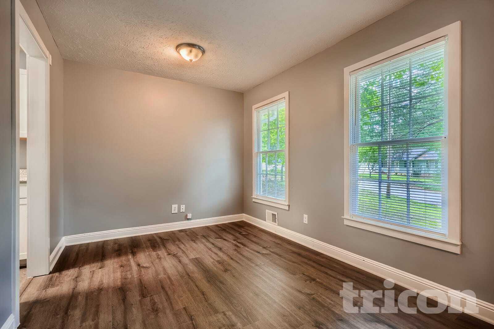 Building Photo - 847 Raintree Way SE