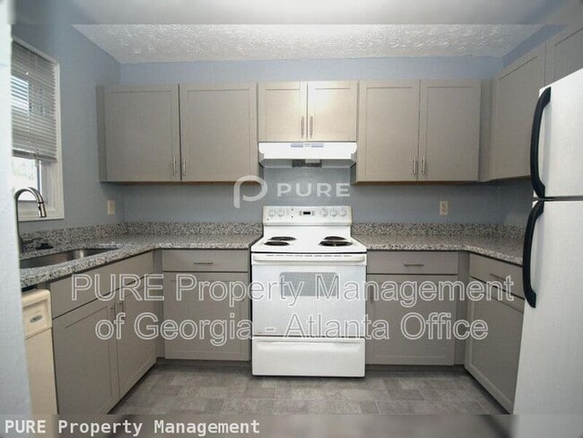 Building Photo - 1668 Wynndowne Trl SE