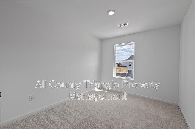 Building Photo - 3105 Vitner Dr