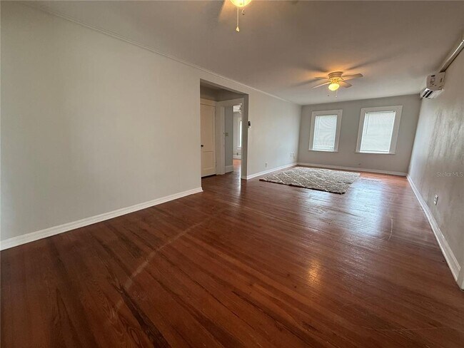 Building Photo - 408 3rd Ave E