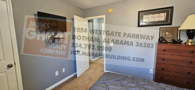 Building Photo - 312 Joe Walding Dr