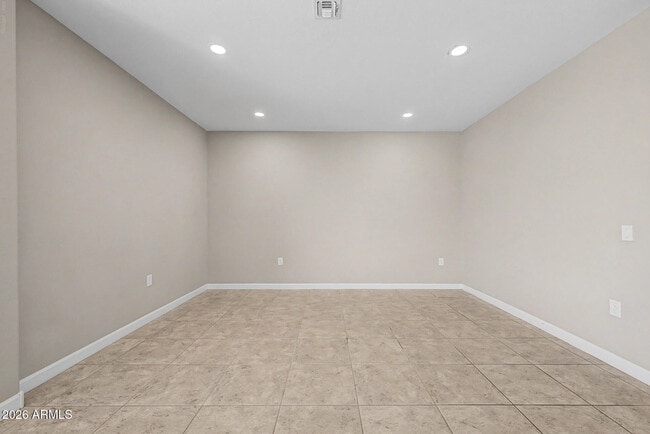 Building Photo - 30731 W Monterey Dr
