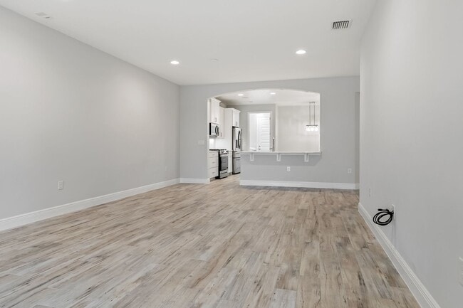 Building Photo - 8134 Loren Cove Dr