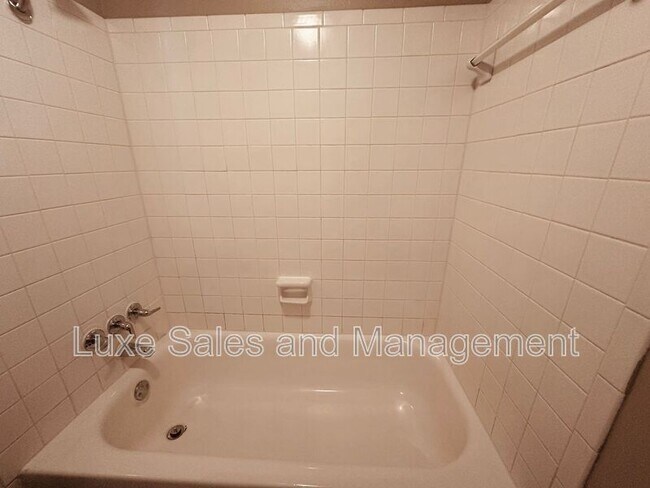 Building Photo - 6016 NW Expressway