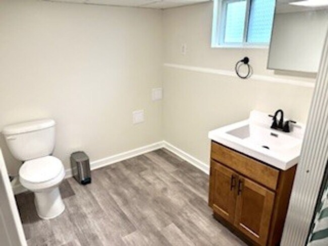 Building Photo - 705 W Olin Ave