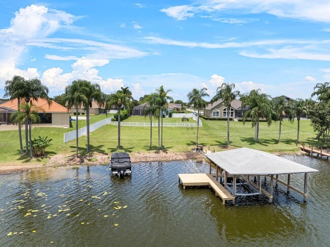 Building Photo - 7358 Bent Grass Dr