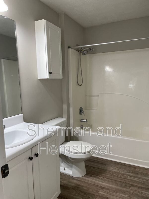 Building Photo - 3800 London Ct SW