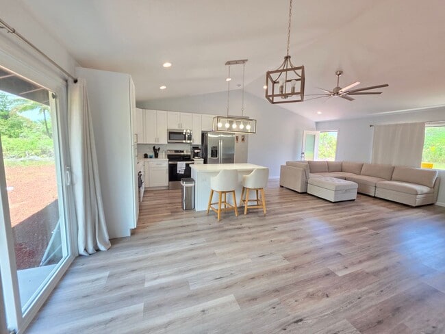 Building Photo - Available August 1 | Fully Furnished 3BD/3BA Home in HPP (Hawaiian Paradise Park)