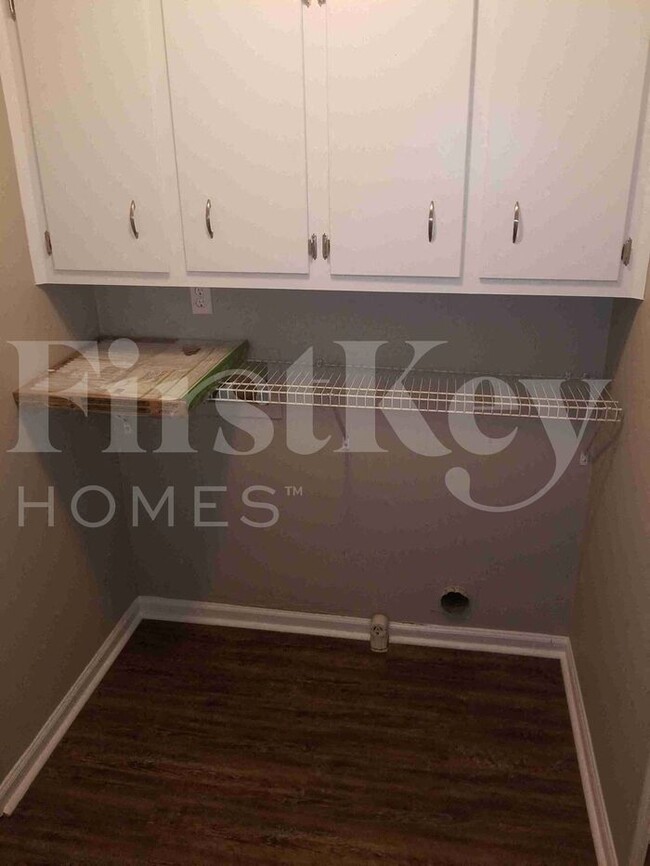 Building Photo - 4019 Ladson Rd