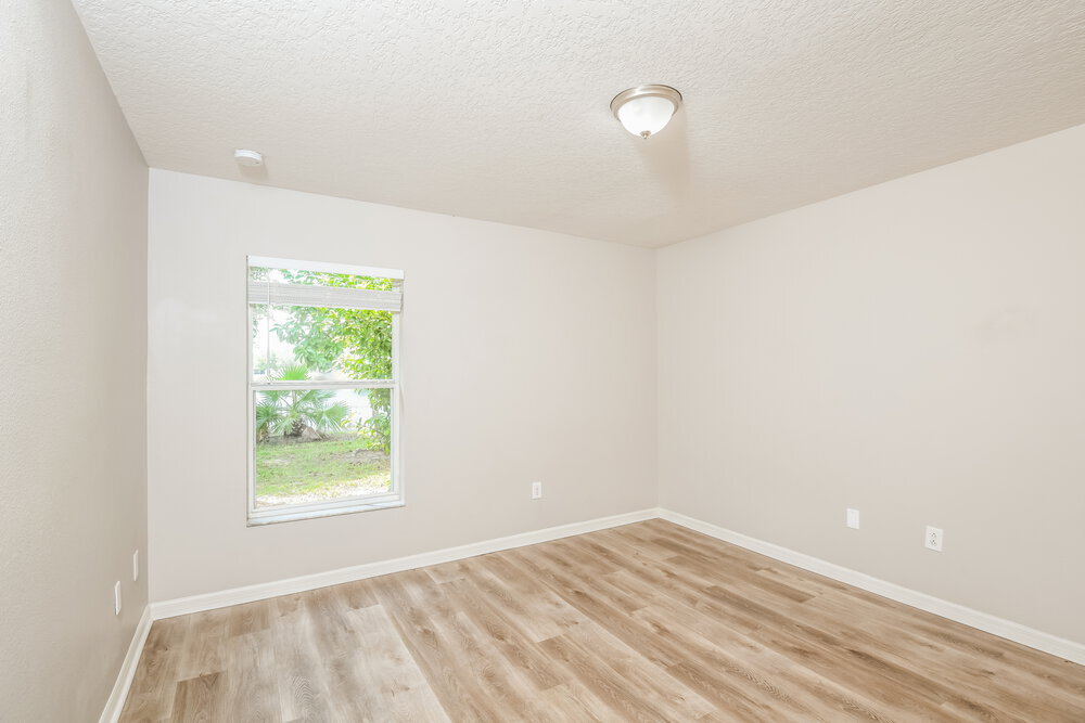 Building Photo - 5652 Sycamore Canyon Dr