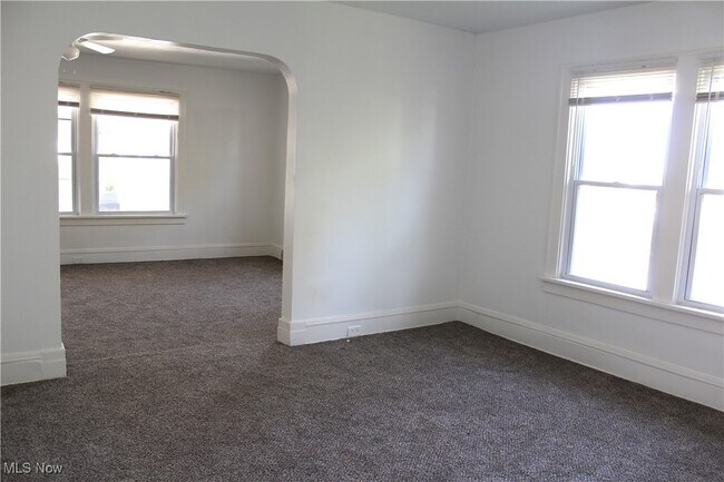 Building Photo - 397 E 148th St