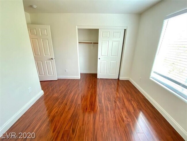 Building Photo - 8869 Skyline Peak Ct