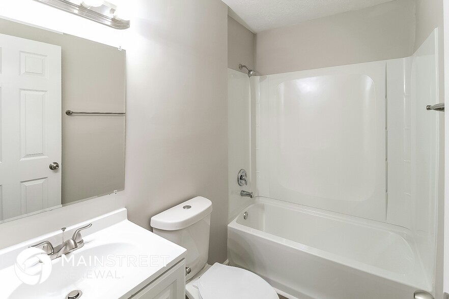 Building Photo - 4481 Buckingham Cir