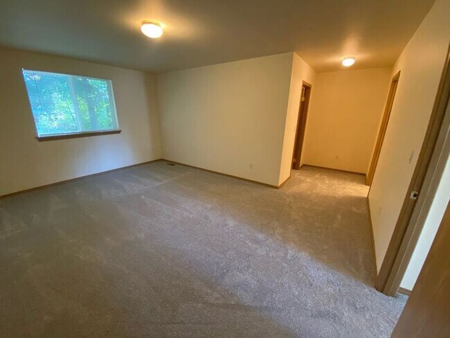 Building Photo - Ballou Estates in the Heart of South Hill