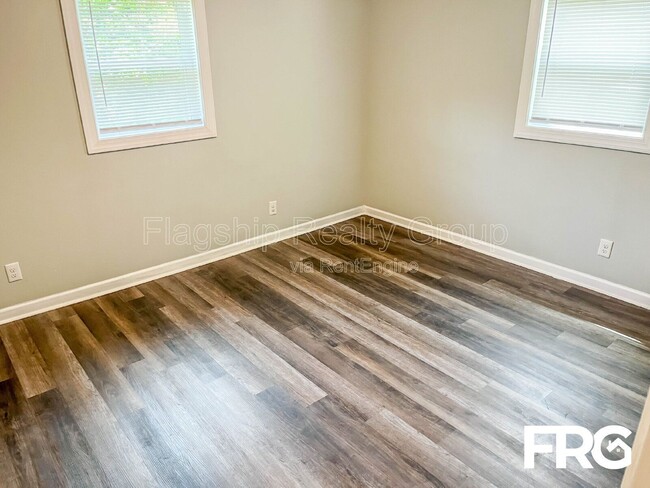 Building Photo - 435 Frank St