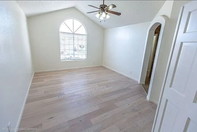 Building Photo - Trade Winds at Gilbert