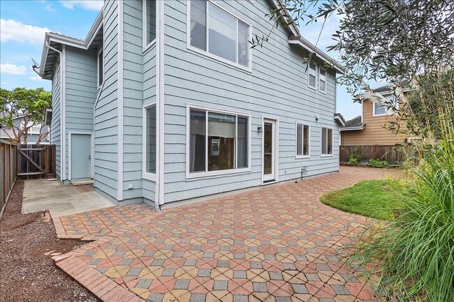 Building Photo - 16 Smith Ct