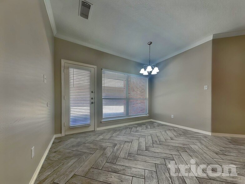 Building Photo - 6855 Tournament Dr