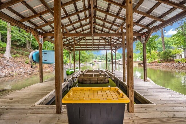 Building Photo - 254 Beaten Path Rd