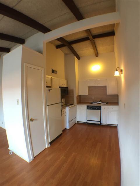 Building Photo - 2404 Longview St