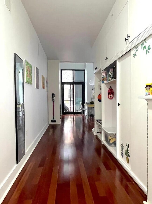 Building Photo - 159 2nd St