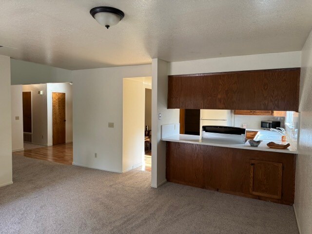 Family Room - 398 Corrida Dr