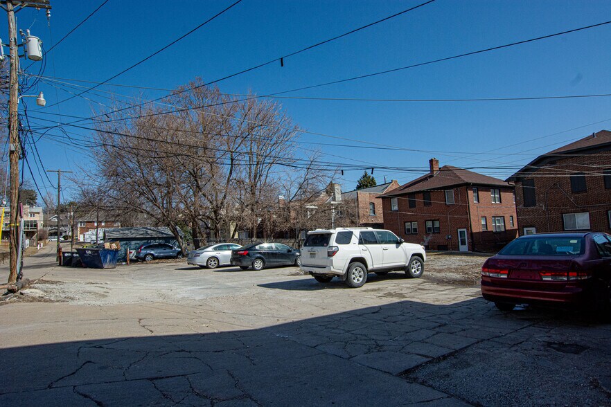 Building Photo - 3812 Dodge St