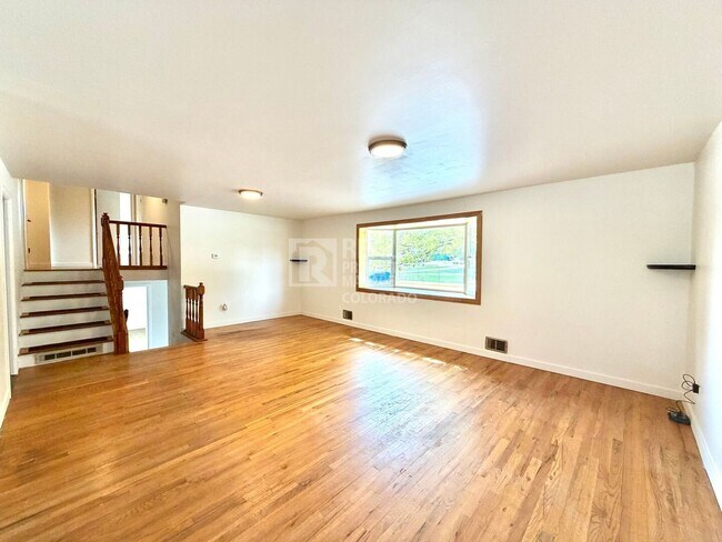Building Photo - 511 E Panama Dr