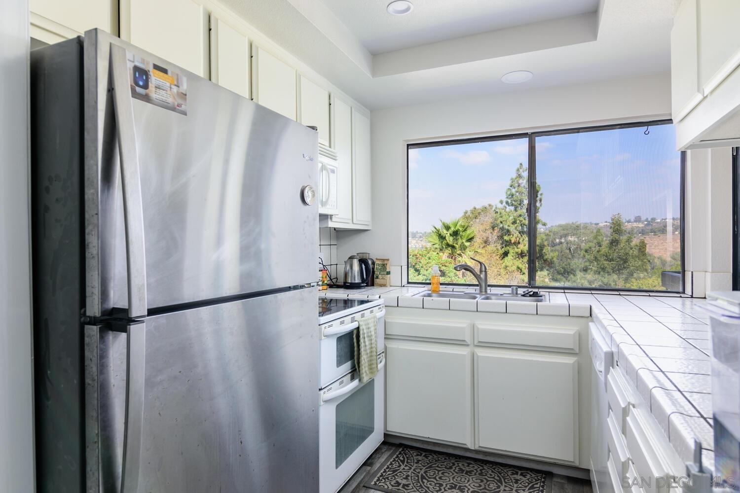 Building Photo - 5125 Fontaine St