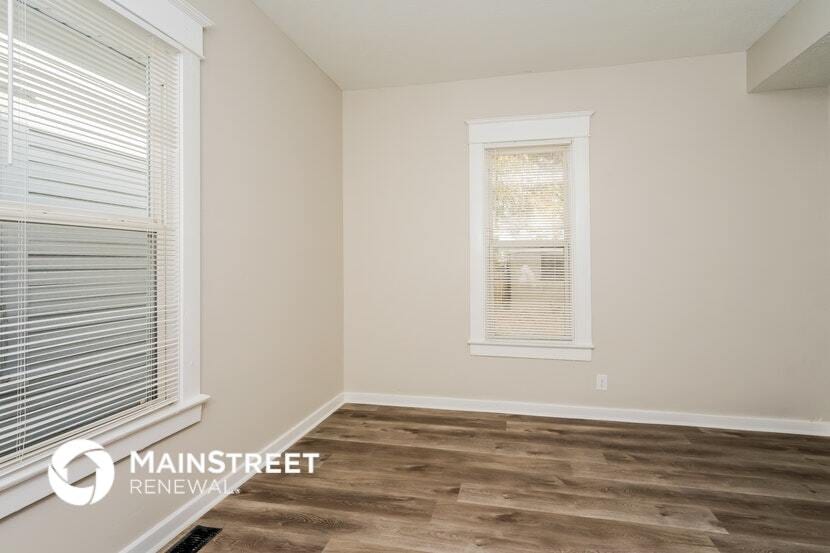 Building Photo - 1105 S 32nd St