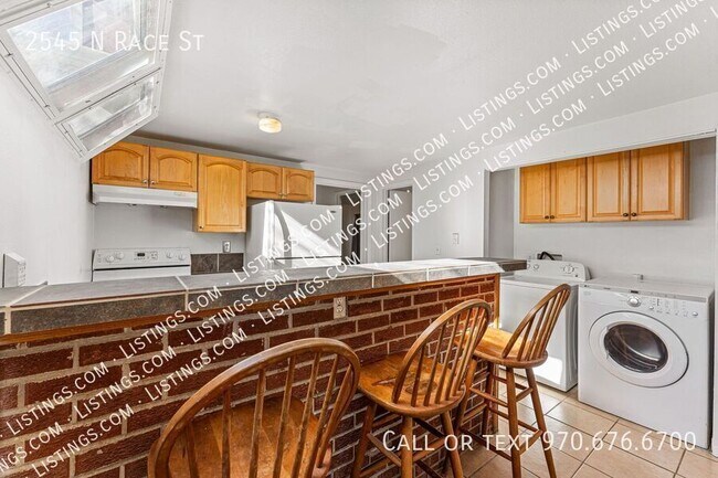 Building Photo - 2545 N Race St