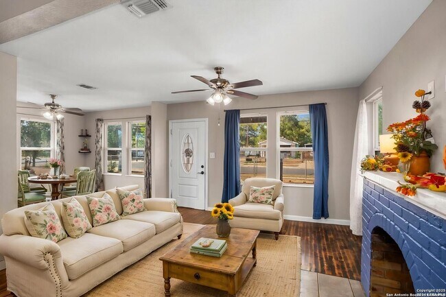 Building Photo - Well-Maintained 3-Bedroom Home – Ideal for Students & Professionals!