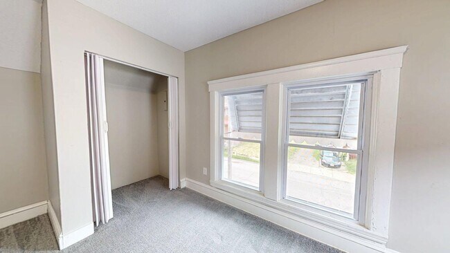 Building Photo - Madison/West Blvd neighborhood: 3 bedroom/1 bath single family home.