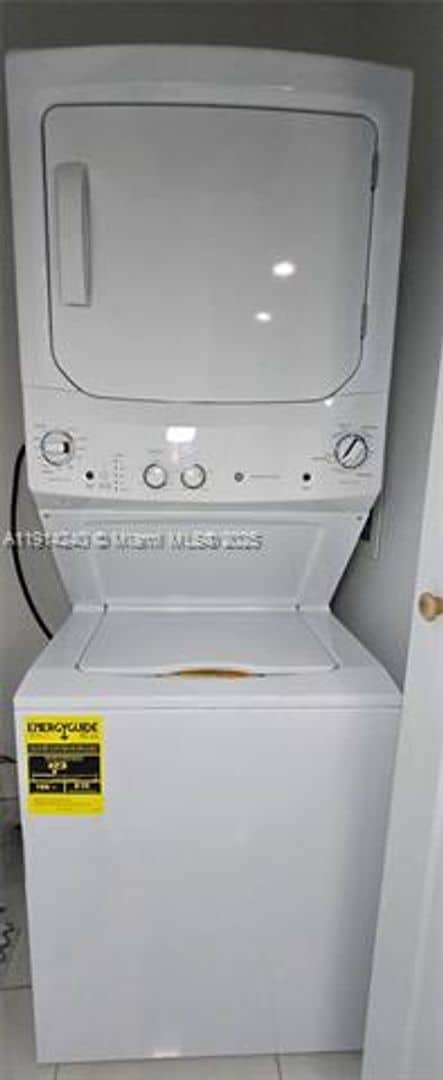 Building Photo - 7901 Hispanola Ave