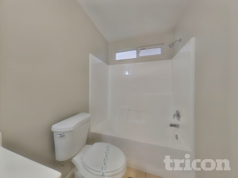 Building Photo - 9379 Dragon Tree Dr