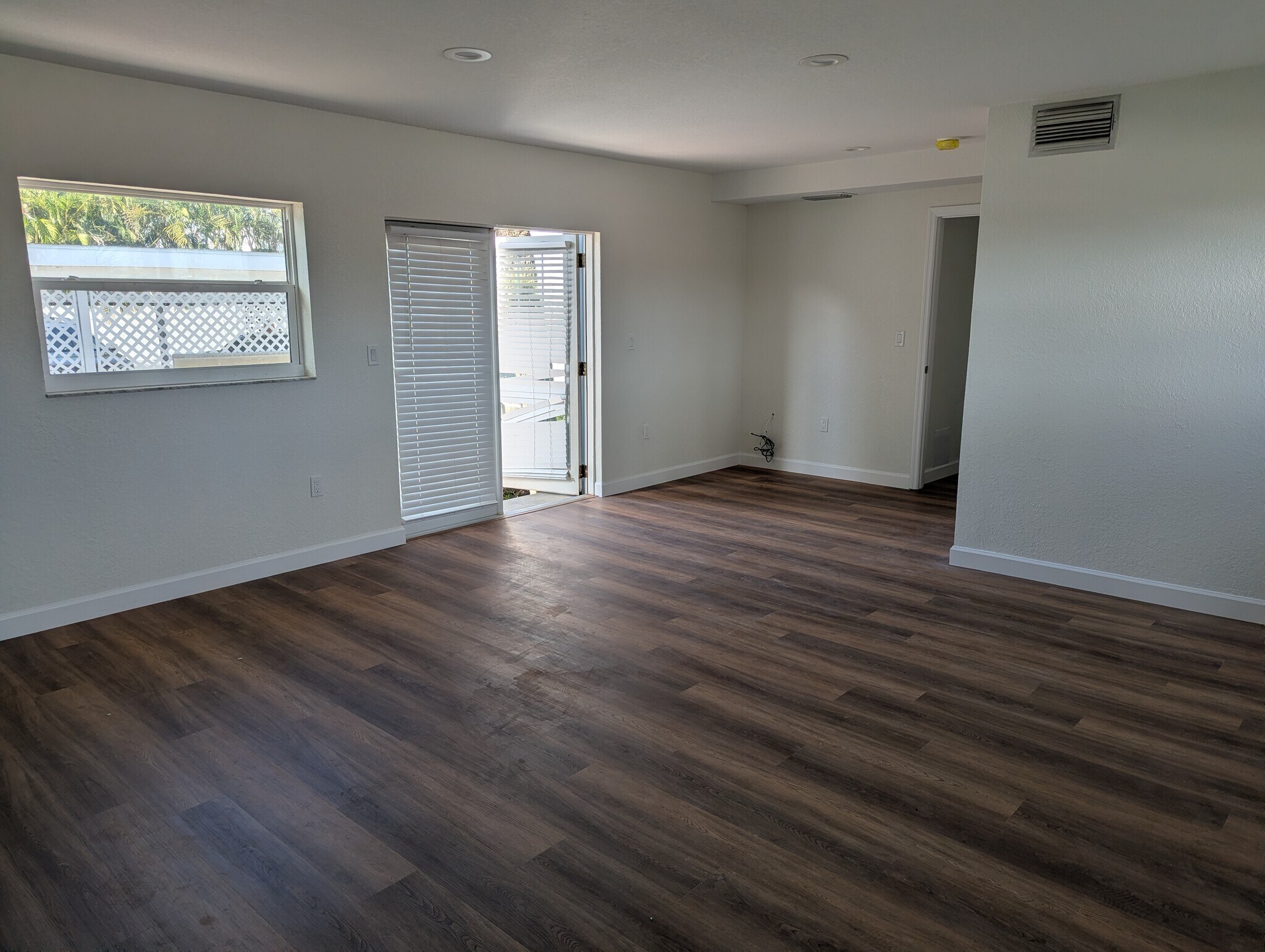 Building Photo - 2706 Pass a Grille Way