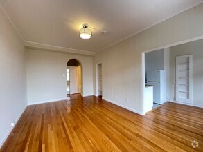 Building Photo - Bright & Spacious Studio with Stunning Cit...